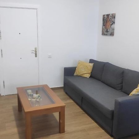 Precioso Apartamento Con Magnifico Patio. Сан-Фелиу-де-Льобрегат Экстерьер фото