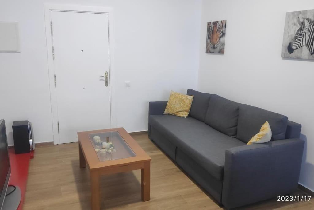 Precioso Apartamento Con Magnifico Patio. Сан-Фелиу-де-Льобрегат Экстерьер фото