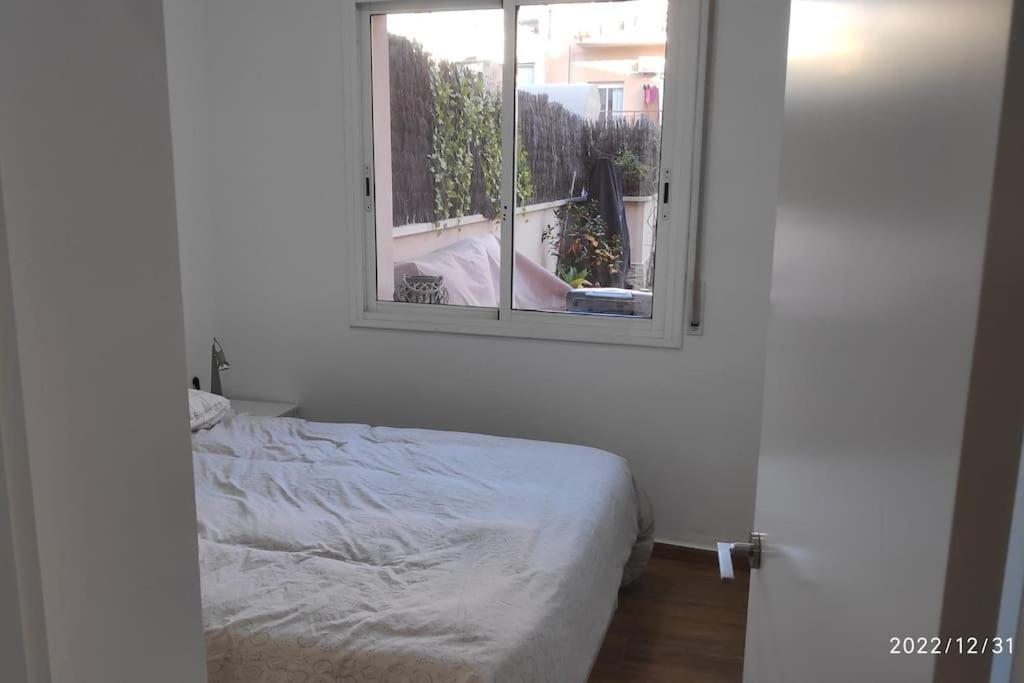 Precioso Apartamento Con Magnifico Patio. Сан-Фелиу-де-Льобрегат Экстерьер фото