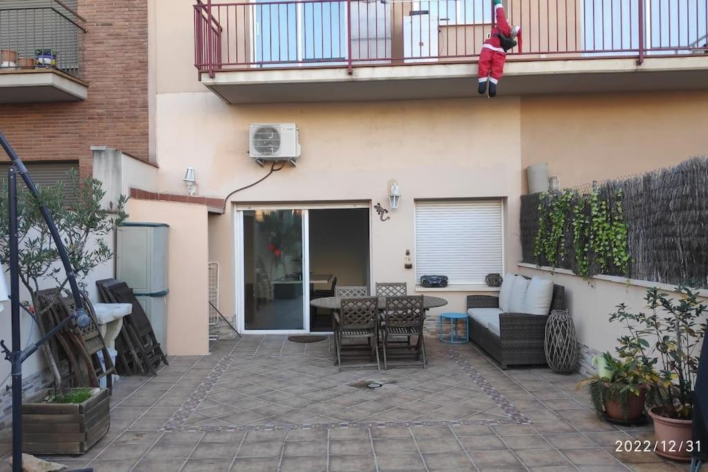 Precioso Apartamento Con Magnifico Patio. Сан-Фелиу-де-Льобрегат Экстерьер фото
